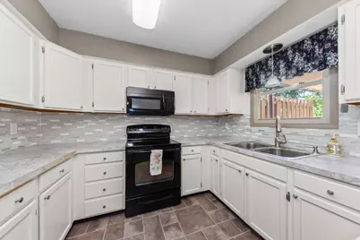 908 Moore Drive, Chelsea, MI 48118 - Photo 18