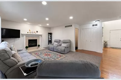 26626 Lakepointe Drive, Taylor, MI 48180 - Photo 22
