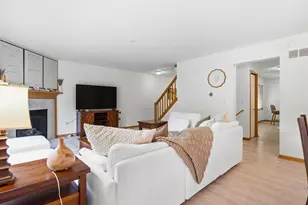 555 Sycamore Cir, Saline, MI 48176 - Photo 6