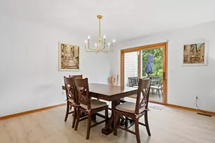 555 Sycamore Cir, Saline, MI 48176 - Photo 8