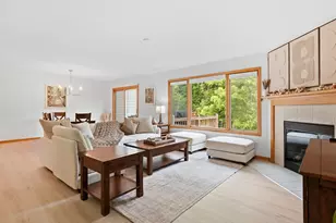 555 Sycamore Cir, Saline, MI 48176 - Photo 4