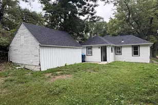 931 Pomeroy St, Kalamazoo, MI 49001 - Photo 12