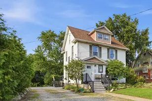 205 E Savidge St, Spring Lake, MI 49456 - Photo 2