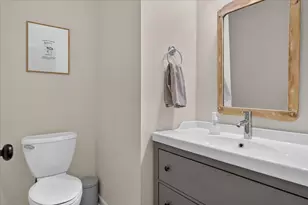 2656 Plumbrook Dr, Bloomfield Hills, MI 48304 - Photo 24