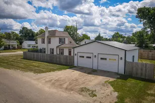 545 N Hemlock St, Evart, MI 49631 - Photo 10