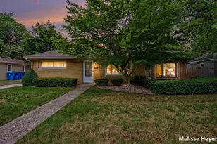 1121 Park Ave, Grand Haven, MI 49417 - Photo 2