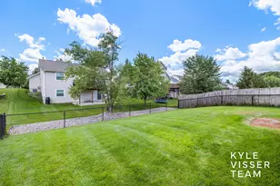 2916 Woodglen St NW, Grand Rapids, MI 49504 - Photo 28