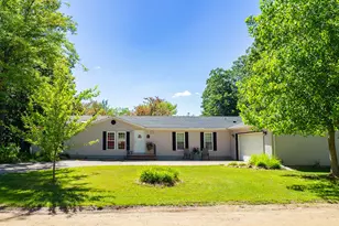 84 Thelen Dr, Gobles, MI 49055 - Photo 2