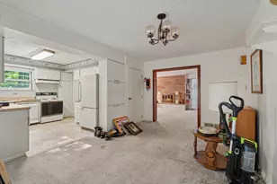 400 W Jackson St, Augusta, MI 49012 - Photo 10