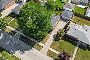 33826 Brookshire Dr, Sterling Heights, MI 48312 - Photo 4