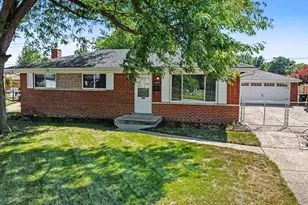33826 Brookshire Dr, Sterling Heights, MI 48312 - Photo 2