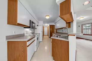 2445 Mulberry Ct, Ann Arbor, MI 48104 - Photo 12