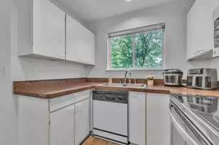 20829 Orchard Lake Rd, Farmington Hills, MI 48336 - Photo 12