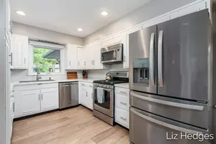 1949 Meadowfield Dr NE, Grand Rapids, MI 49505 - Photo 10