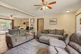 321 Wright St, Cadillac, MI 49601 - Photo 4