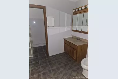 750 Capital Avenue NE, Battle Creek, MI 49017 - Photo 12