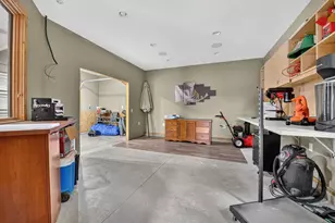 2827 Florence Dr SW, Wyoming, MI 49418 - Photo 48