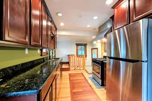 3918 Mapleleaf Rd, Waterford, MI 48328 - Photo 6