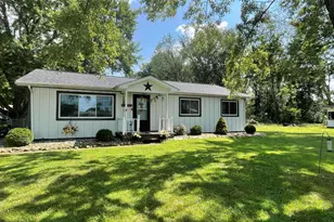 28624 Wilson Dr, Dowagiac, MI 49047 - Photo 2