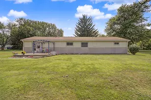7676 Southmoor Dr, Monroe, MI 48161 - Photo 6