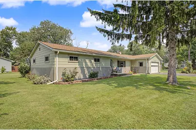 7676 Southmoor Drive, Monroe, MI 48161 - Photo 2