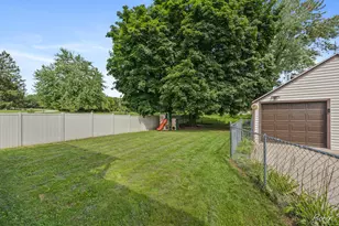 1363 Myrtle St NW, Grand Rapids, MI 49504 - Photo 28