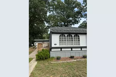 556 Harvest Lane, Muskegon, MI 49442 - Photo 2