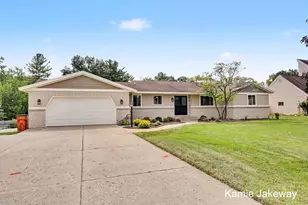 8835 Hebert Dr, Greenville, MI 48838 - Photo 36