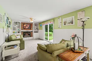 8330 Valleywood Ln, Portage, MI 49024 - Photo 4