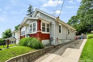 513 Spring Ave NE, Grand Rapids, MI 49503 - Photo 2