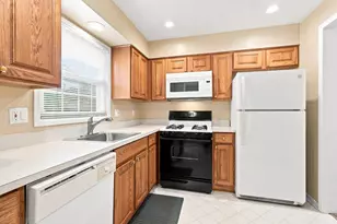5141 Buckingham Pl Dr, Troy, MI 48098 - Photo 10