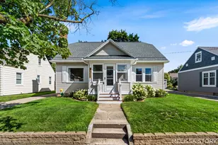 1011 Beechwood St NE, Grand Rapids, MI 49505 - Photo 1