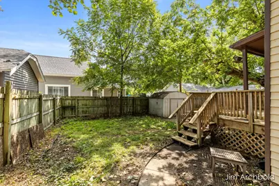 816 Jennette Avenue NW, Grand Rapids, MI 49504 - Photo 22