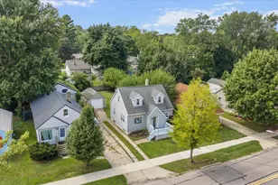 1319 Diamond Ave NE, Grand Rapids, MI 49505 - Photo 10