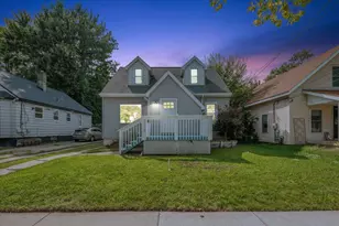 1319 Diamond Ave NE, Grand Rapids, MI 49505 - Photo 2