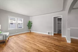 1319 Diamond Ave NE, Grand Rapids, MI 49505 - Photo 14