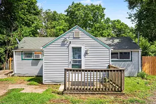 2347 Lansing Ave, Jackson, MI 49202 - Photo 1
