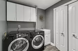 5655 Hillcrest Cir E, West Bloomfield, MI 48322 - Photo 10