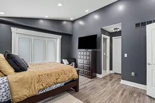 5655 Hillcrest Cir E, West Bloomfield, MI 48322 - Photo 16