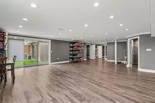 5655 Hillcrest Cir E, West Bloomfield, MI 48322 - Photo 12