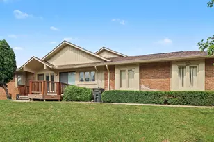 5655 Hillcrest Cir E, West Bloomfield, MI 48322 - Photo 22