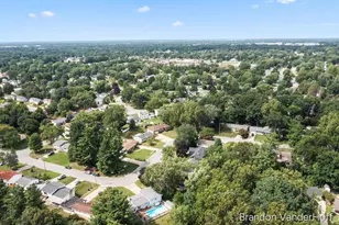 980 Bellewood Dr SE, Kentwood, MI 49508 - Photo 34