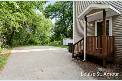 756 Washington Avenue #A & B, Muskegon, MI 49441 - Photo 4