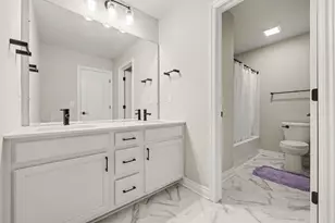 692 Peppermint Dr, Rochester Hills, MI 48307 - Photo 24