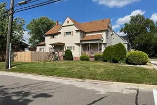 464 Elm St, Wyandotte, MI 48192 - Photo 2