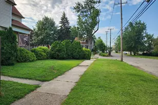 464 Elm St, Wyandotte, MI 48192 - Photo 4