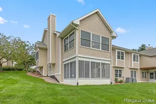 1918 Dunlin Ct NE, Grand Rapids, MI 49505 - Photo 4