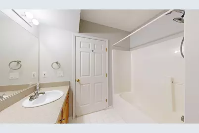 2718 S Knightsbridge Circle, Ann Arbor, MI 48105 - Photo 16