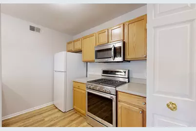 2718 S Knightsbridge Circle, Ann Arbor, MI 48105 - Photo 4