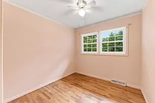 102 Sherwood Dr, Hastings, MI 49058 - Photo 14